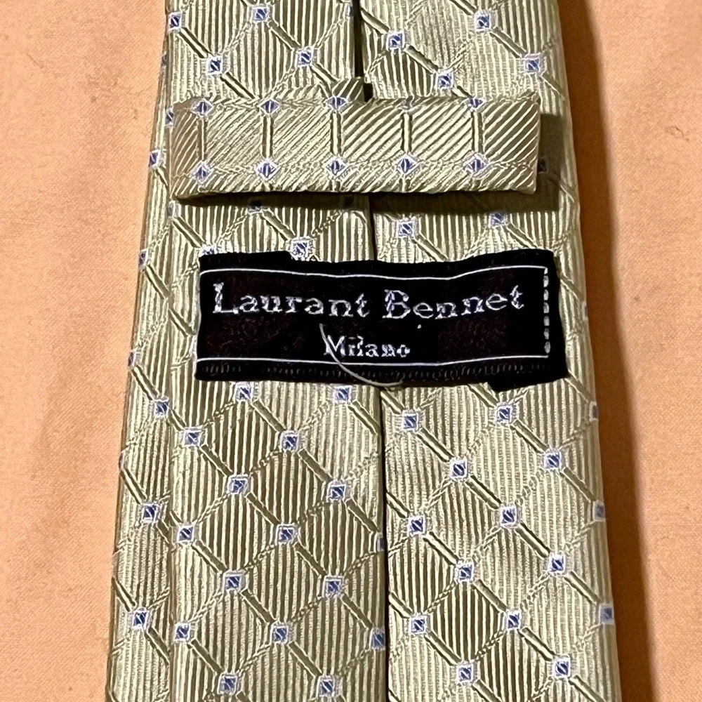 EUC Laurant Bennett Green and Blue Necktie 👔 - Picture 2 of 2